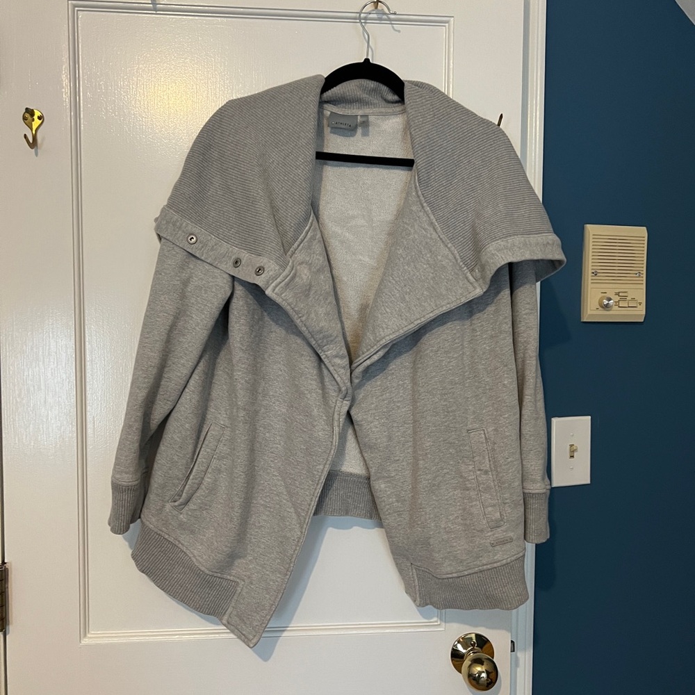 Athleta button necked sweatshirt